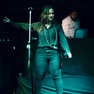 Cantante femenina
