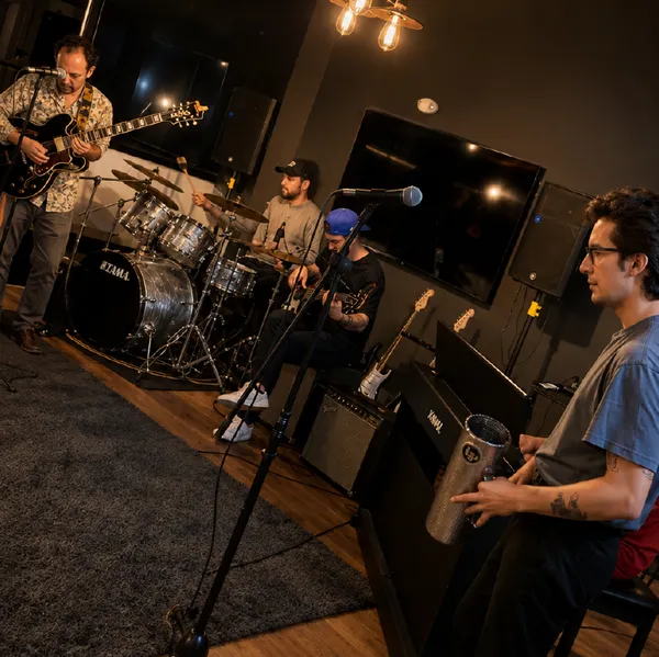 Grupo musical ensayando