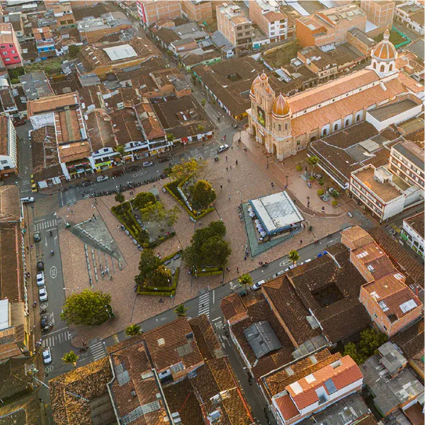 Fotografia aerea de una plaza