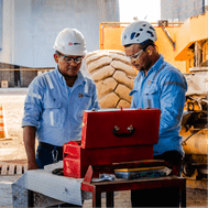 Grabacion de trabajadores en un fabrica